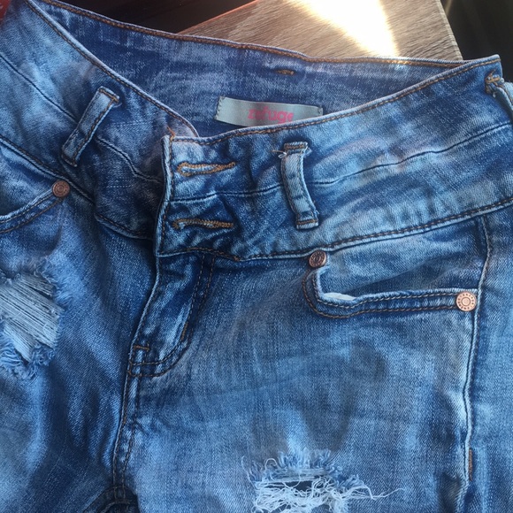 Distressed Jeans - Picture 4 of 4